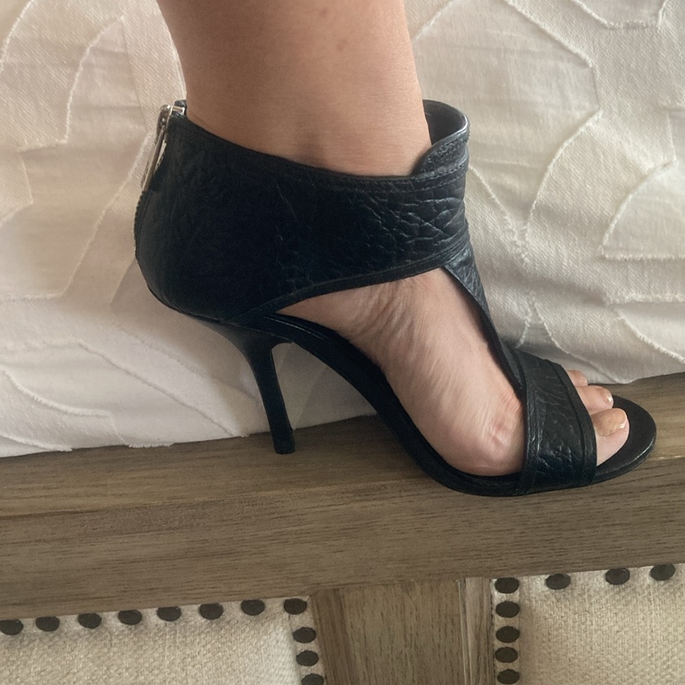 Tory Burch Black All Leather Torben Tumbled Rhino Leather Heel - Picture 4 of 14
